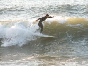 Shorebreak-Action bei Hightide